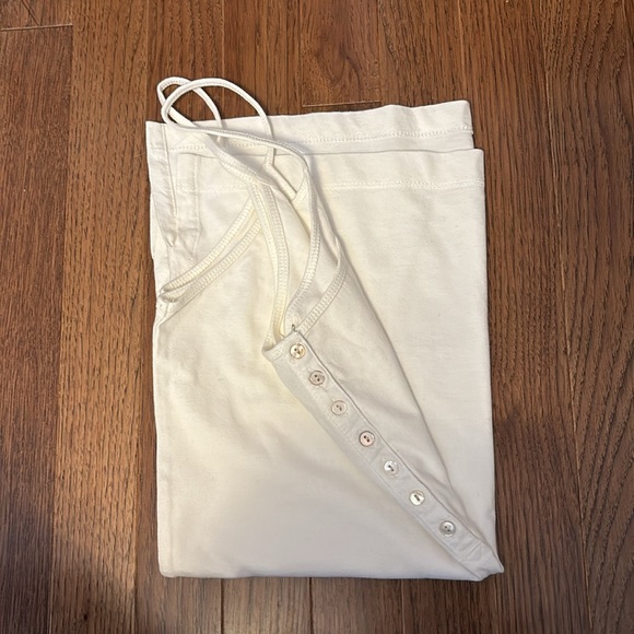 White/cream Jacob Connexion tank with shell buttons. - Picture 5 of 6